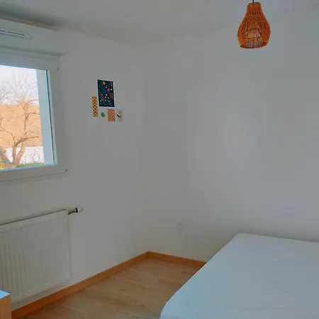 Maison Avec Acces Piscine Partagee *