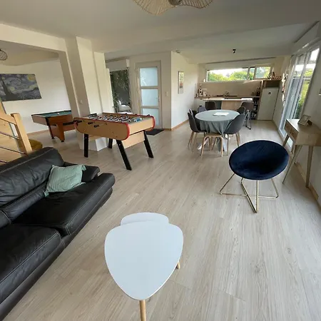 Maison Avec Acces Piscine Partagee *